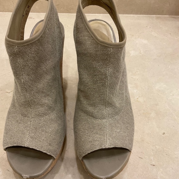 Stuart Weitzman wedge shoes - Picture 1 of 4